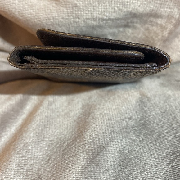 Louis Vuitton Damier Ebene key pouch - Picture 4 of 13